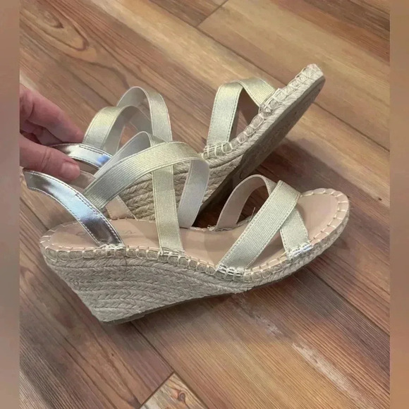 Charles David Gold and Cream Wedge Sandals - Picture 8 of 10